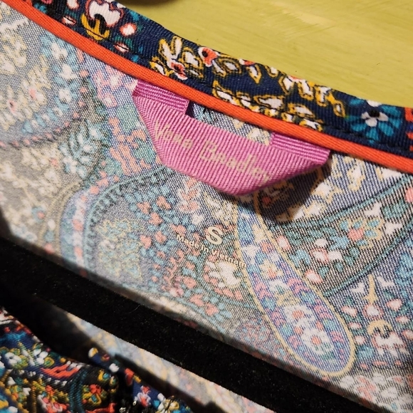 Vera Bradley scrub jacket - Picture 2 of 4